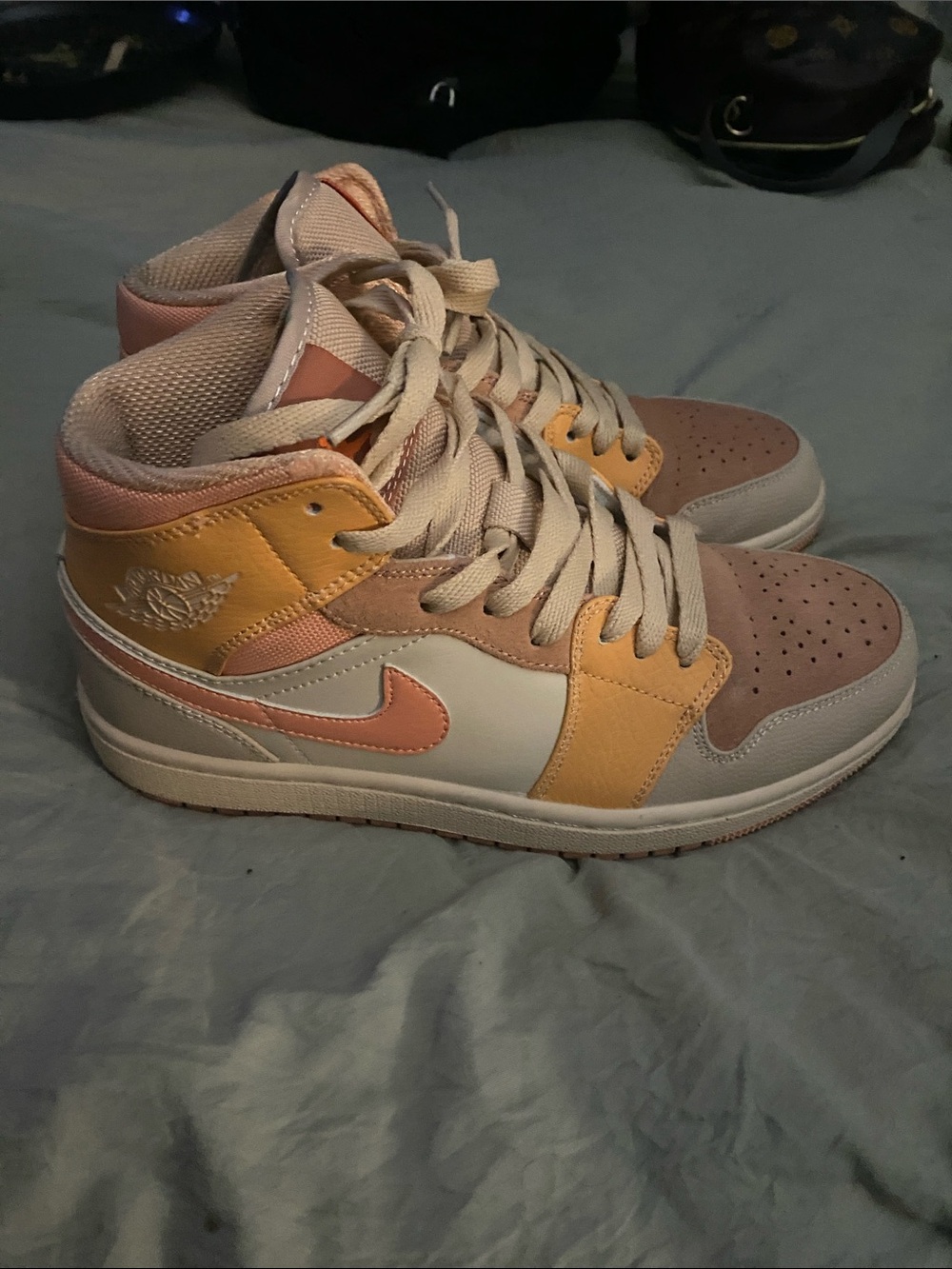 Nike Jordan retro 1 mid size 6.5W